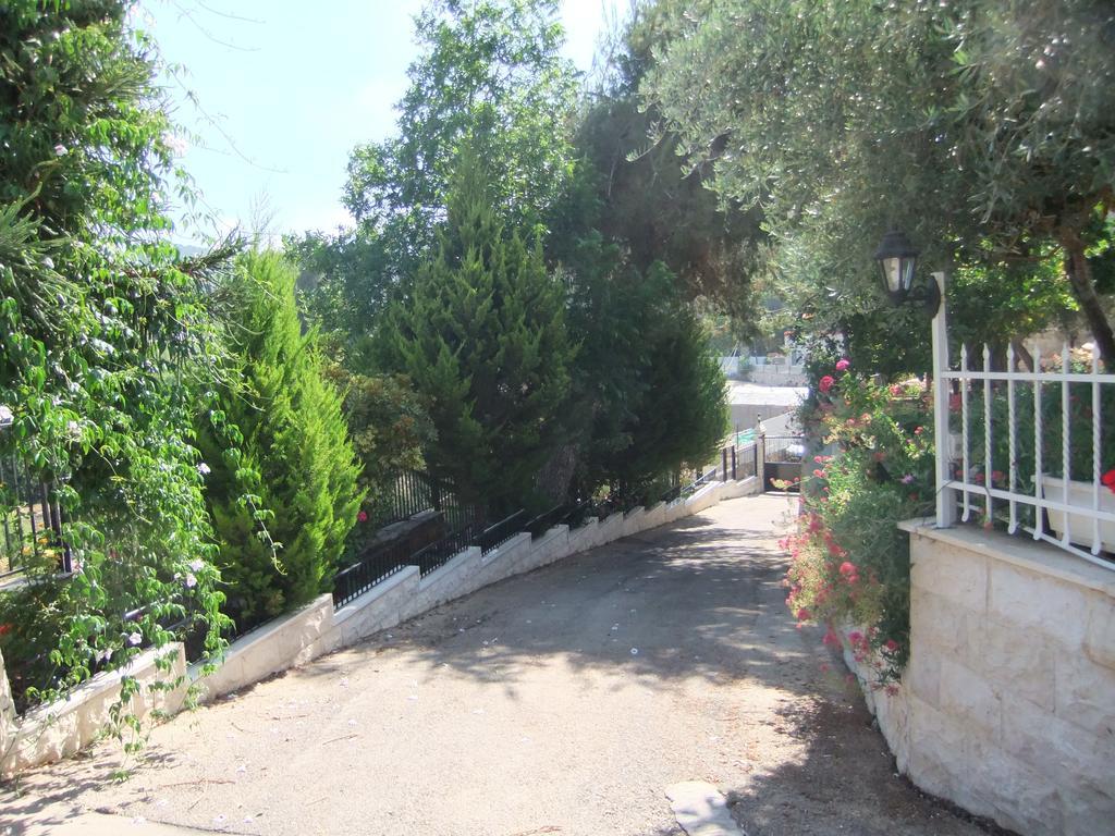 Rosary Sister Guest House Ein Karem Jerusalem Eksteriør billede